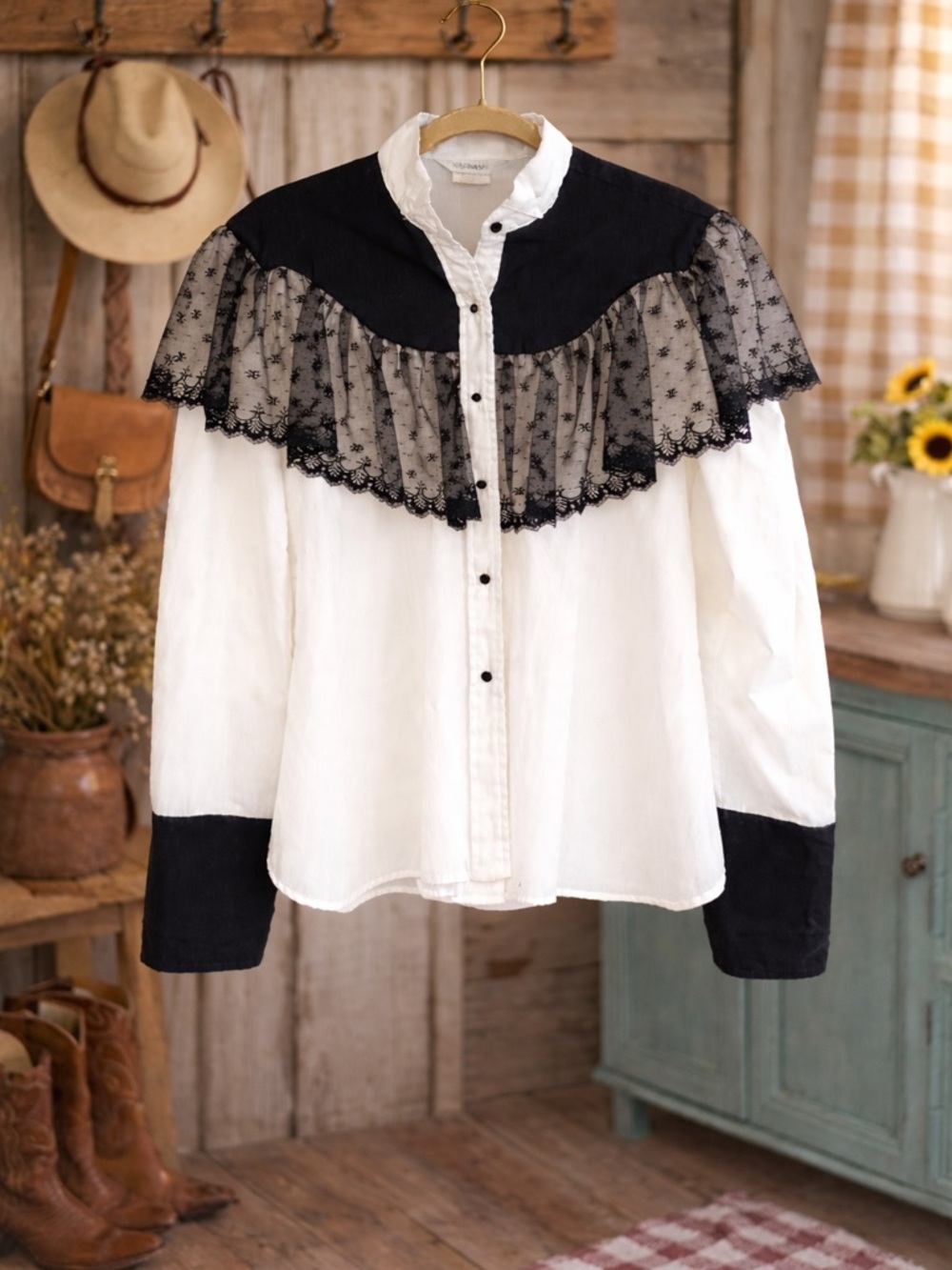 Karman Western Onyx Button Down Shirt White w Black Lace | Black Cuffs | EUC
